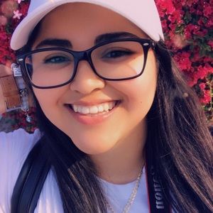 Meet your Posher, Alisson